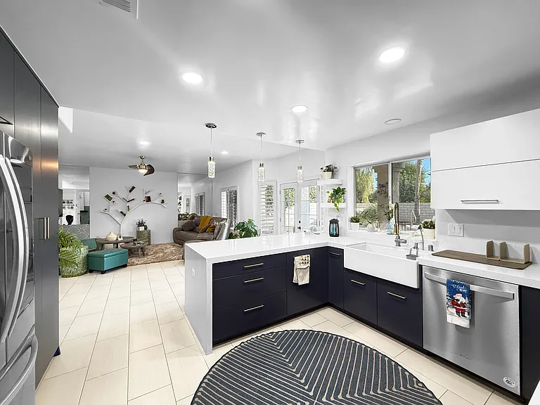 75595 Dempsey Dr — Photo 1
