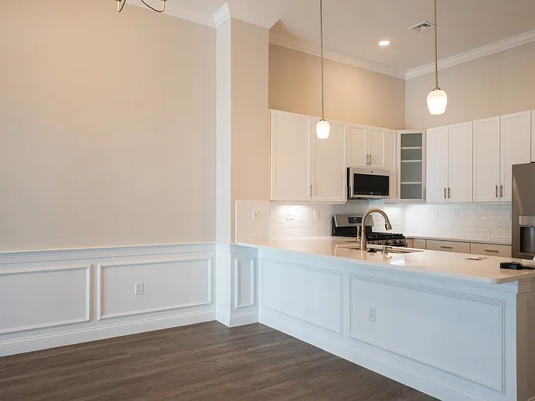 320 Middlesex Ave #E404 — Photo 6