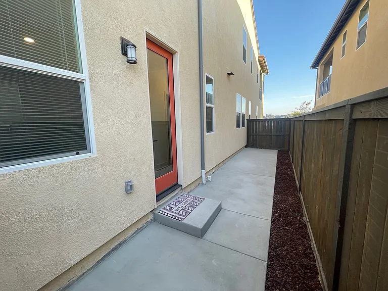 2398 Calle Grandon — Photo 6