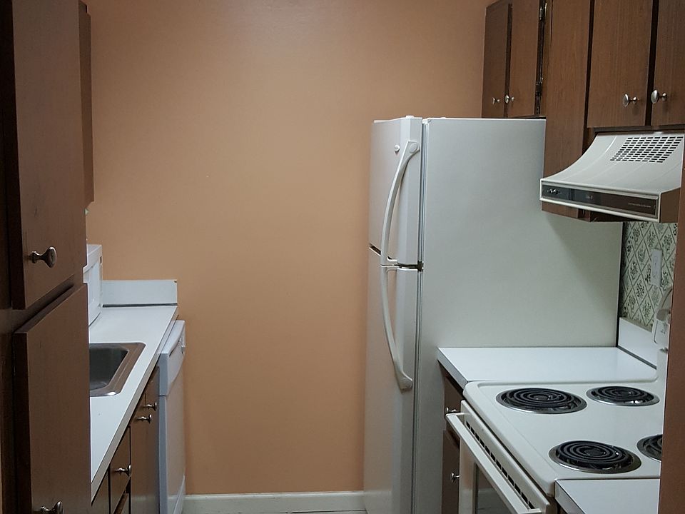 1st image of 10836 N Kendall Dr APT V6