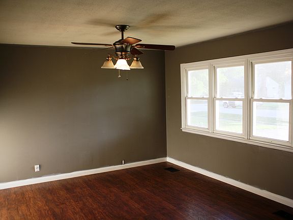 3rd image of 7511 Gerald Ave