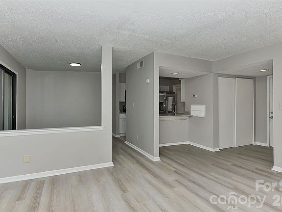 3rd image of 11024 Harrowfield Rd