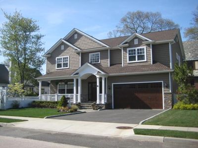 100 Raymond St, Rockville Centre, NY, 11570