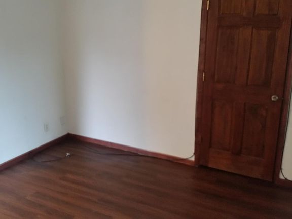 5th image of 918 Denton St APT 13