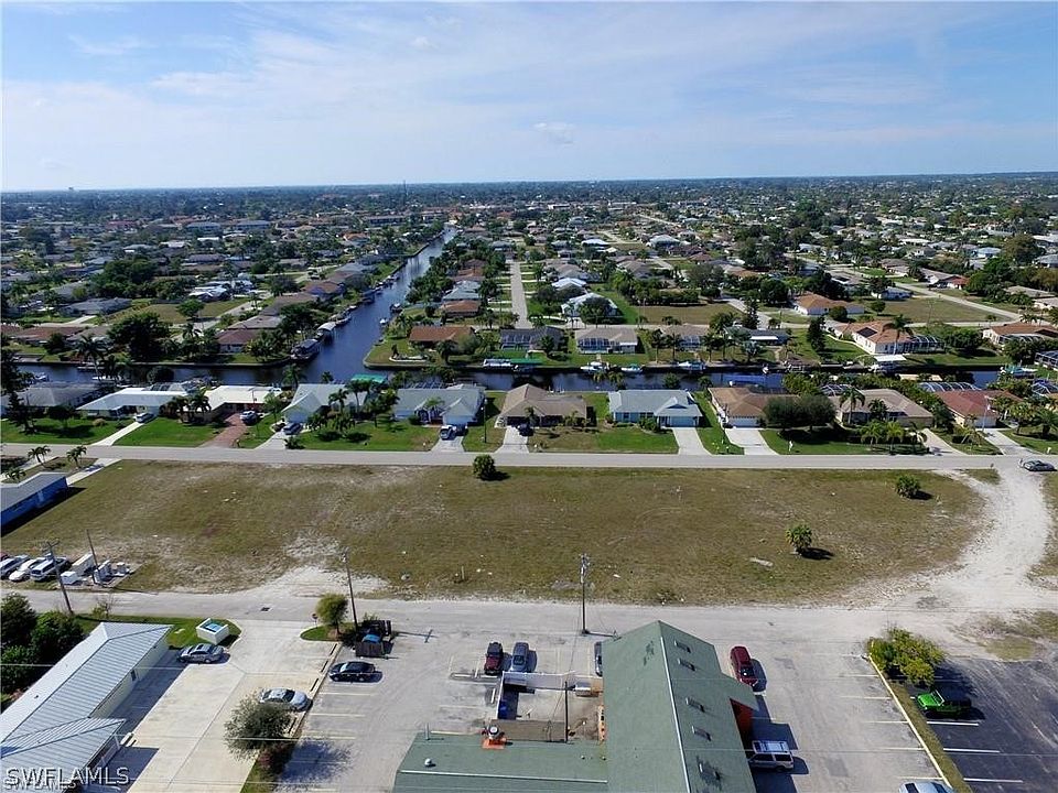 1st image of 3727 SE 15th Pl