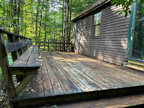 4th image of 224 Forest Road