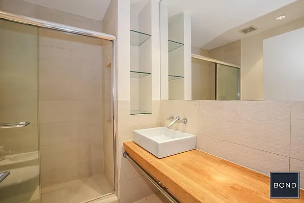 Rented by Bond New York | media 10