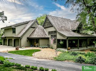 5355 Parsonage Dr, Omaha, NE 68152