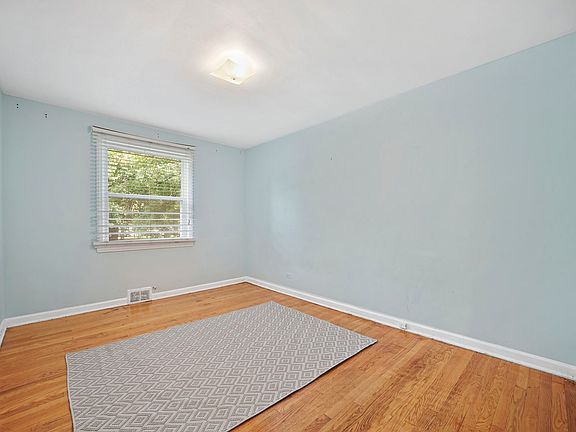 4th image of 6723 N Seeley Ave #1N