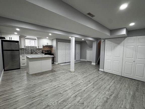 3rd image of 49 Doncaster Dr #Basement