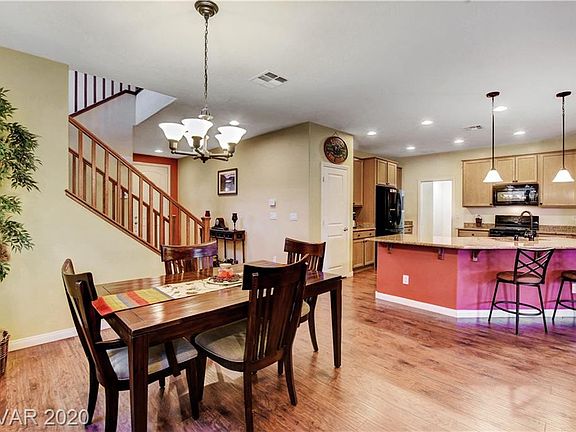 5th image of 977 Baronet Dr