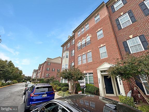 2nd image of 3632 Holborn Pl #3632