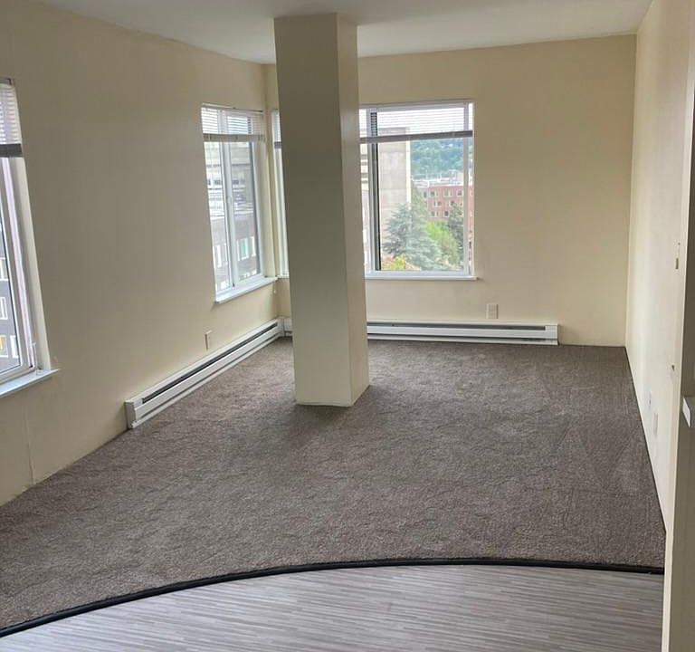 1st image of 4129 11th Ave NE #809