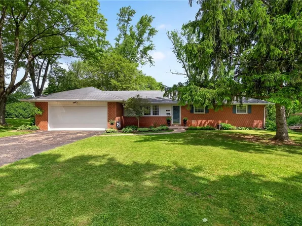 4200 Sugarcreek Dr, Bellbrook, OH 45305