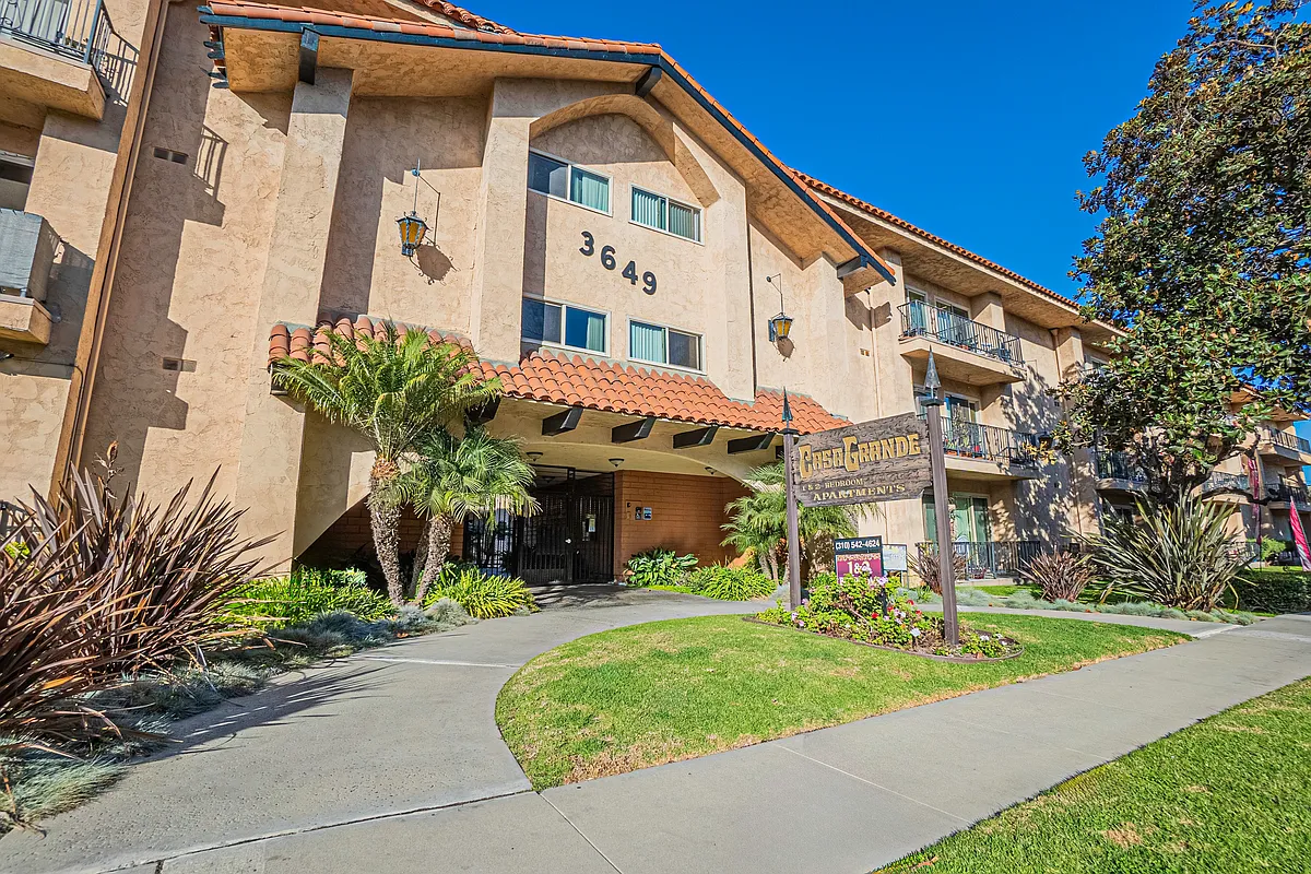 Building Photo - Casa Grande