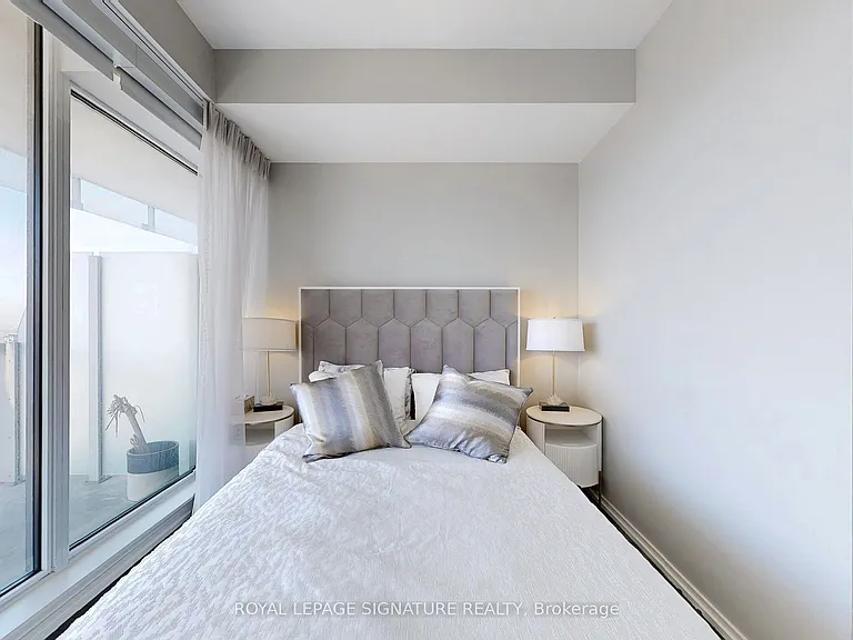 197 Yonge St #4409 — Photo 20