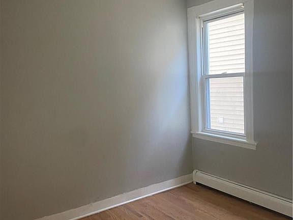 4th image of 295 Poplar St Floor 2