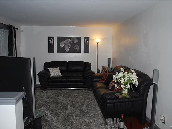 4th image of 136 N Ellwood Ave