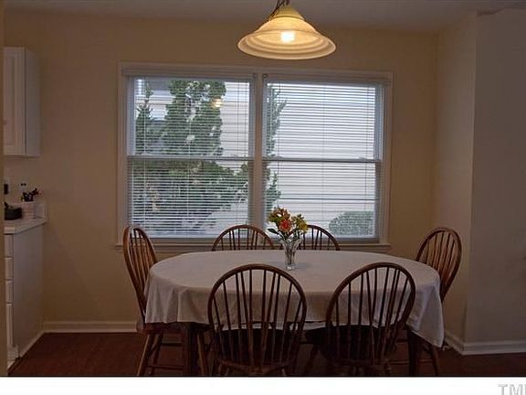 5th image of 302 McGregor Dr