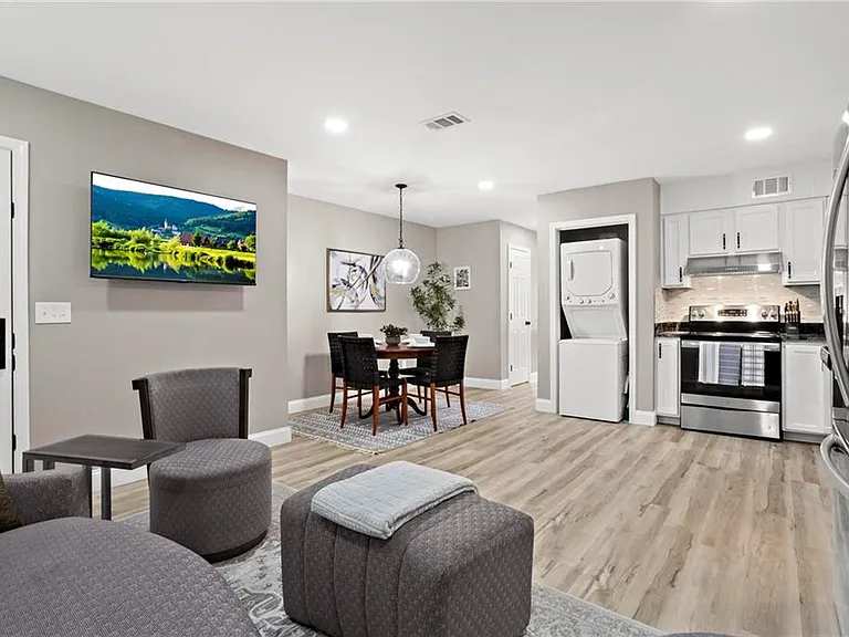 5750 Old Gordon Rd — Photo 18