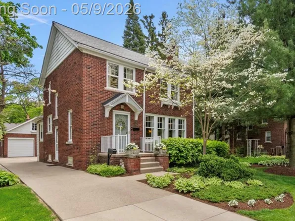 11024 Hubbard St, Livonia, MI 48150