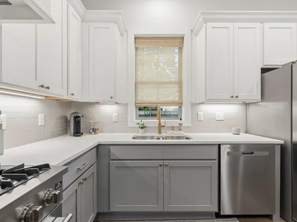 209 Steiner Rd, Lafayette, LA 70508