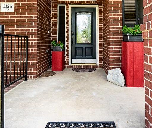2nd image of 1125 Winding Creek Pl