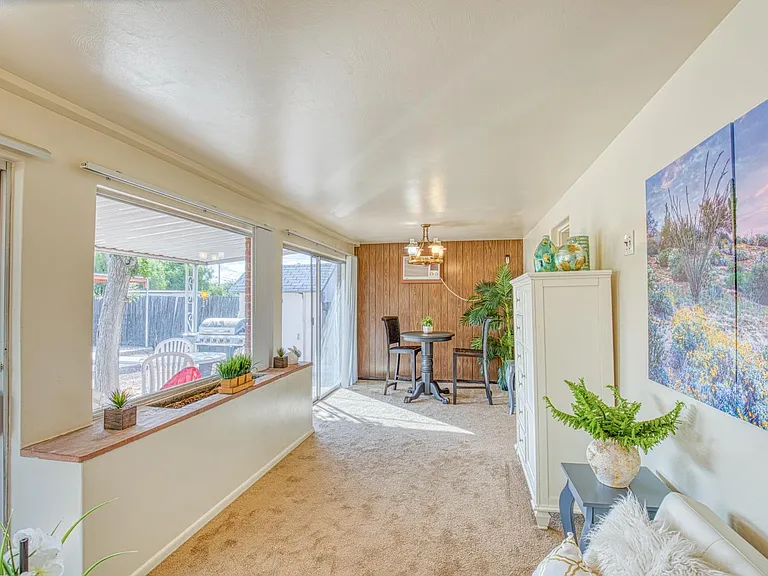 1516 E Spring St — Photo 38
