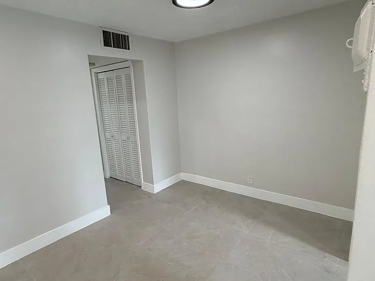2418 Polk St — Photo 3
