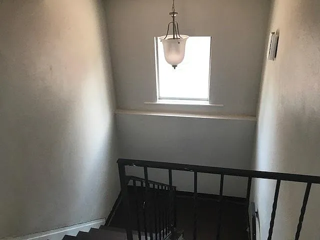 165 Kendall Ave — Photo 9