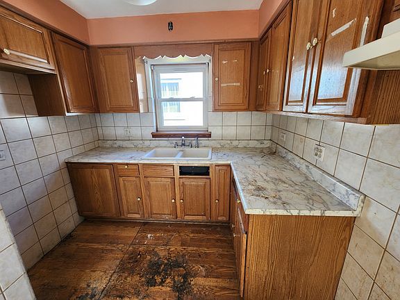 4th image of 5711 S Mayfield Ave