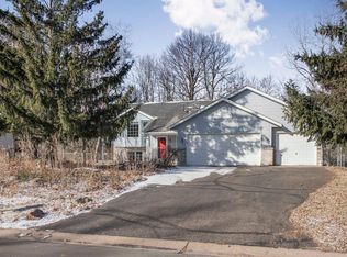 39168 Riverside Ct, North Branch, MN 55056