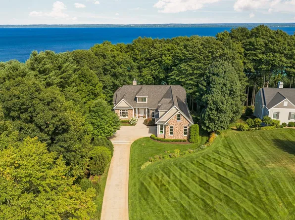 3981 Smokey Ridge Rd, Traverse City, MI 49686