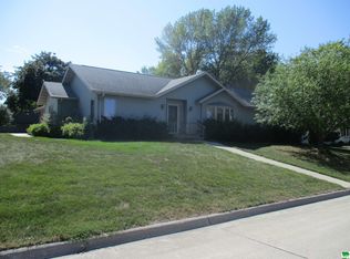 301 Sesame St, Cherokee, IA 51012