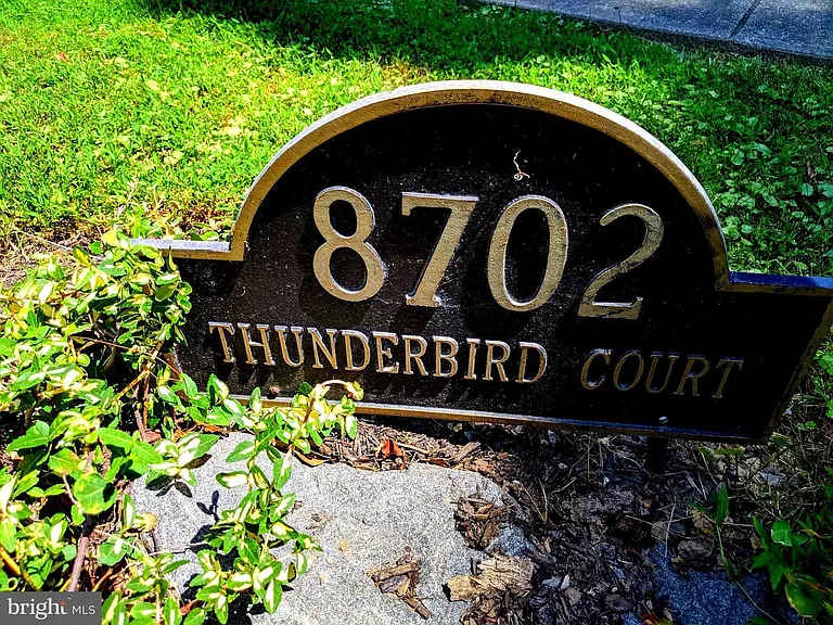 8702 Thunderbird Ct — Photo 2