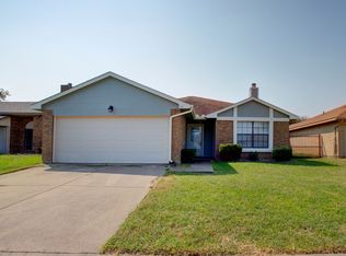 524 Valley Mills Dr, Arlington, TX 76018