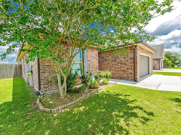 2nd image of 209 Carriage Way
