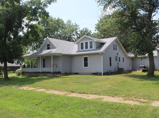 201 E Allen St, New Douglas, IL
