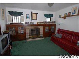 2nd image of 108 Thompson Ave