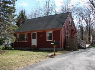 31 Houghton St, Barrington, RI 02806