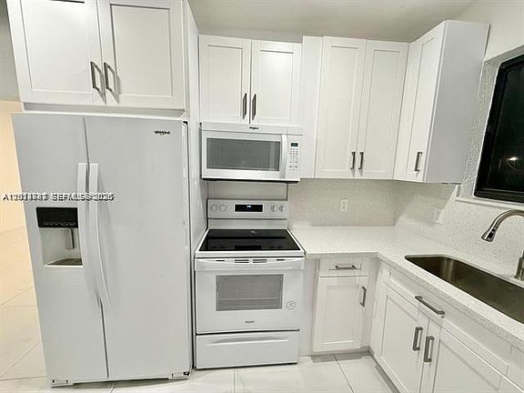 3rd image of 2369 SW 17th Ter