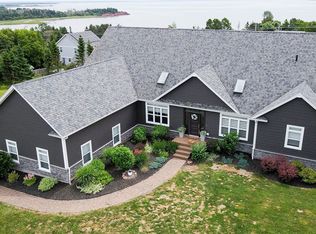 23 Paget Cres, Stratford, PE C1B0E3