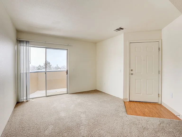 Americana Lakewood Apartments — Photo 102