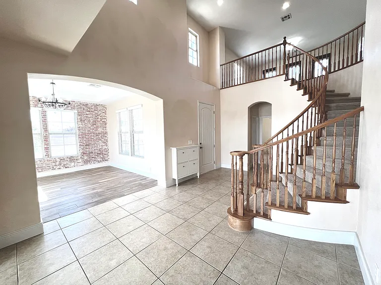 7140 Charter Crest St — Photo 10