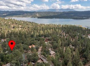 1155 Ridge Rd, Fawnskin, CA 92333