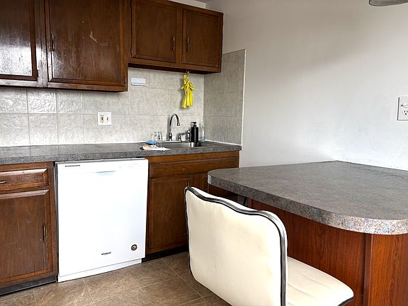 3rd image of 1301 Ransom Rd APT 8