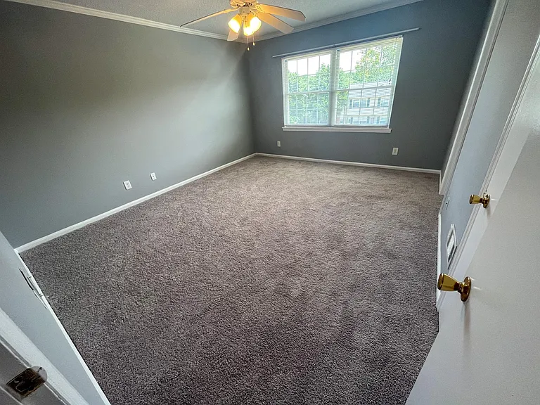 4746 Champion Ct — Photo 27