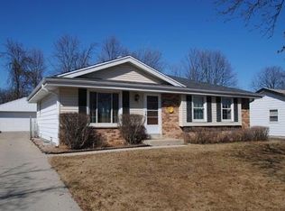 9418 W Darnel Ave, Milwaukee, WI 53224