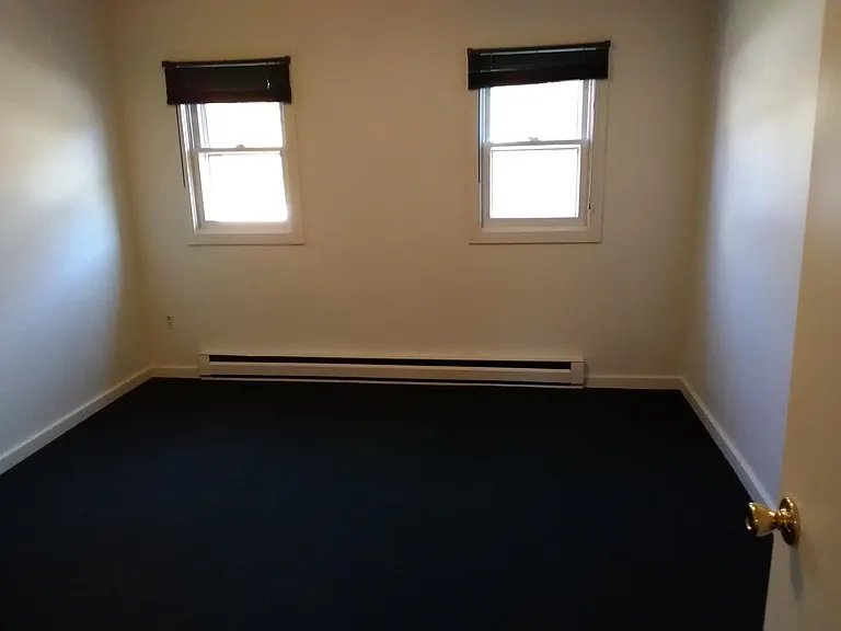 1 bedroom, all carpets just cleaned