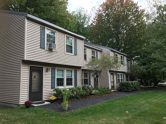 2nd image of 4 Oak Dale Dr